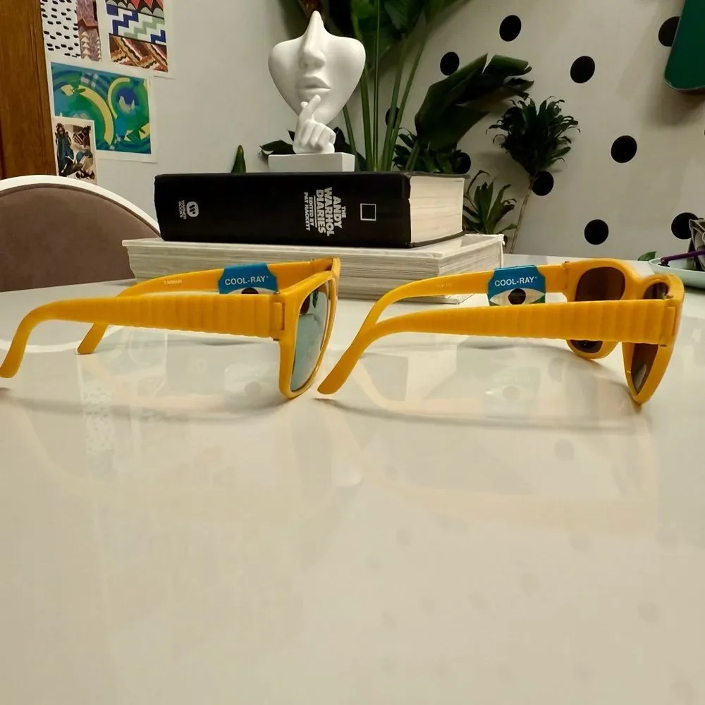 Super Cool True Vintage 1970s Yellow 3D Geometric Ribbed Unisex Sunglasses